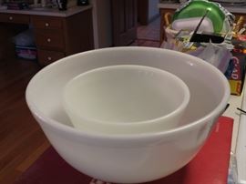 PYREX MIXING BOWLS.