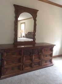Low dresser & mirror
