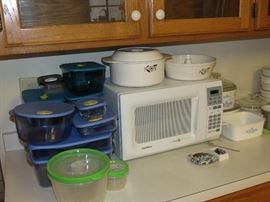 MICROWAVE TUPPERWARE.