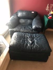 #6	Benchcraft Leather Chair w/ottoman 	 $300.00 

