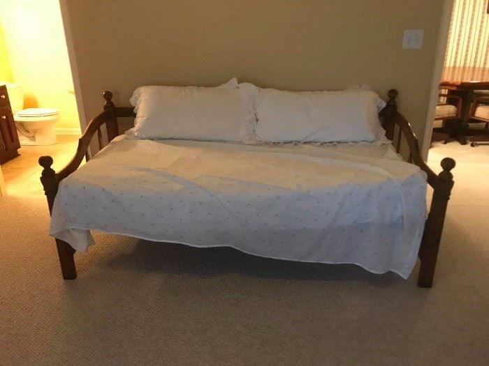 #28	Wood Day Bed w/no trundle	 $100.00 
