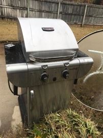 #48	Charbroil Grill  - Commercial Tru Inflame grill	 $40.00 

