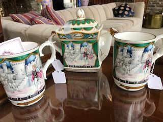 Character teapot, Shakespeare and mugs