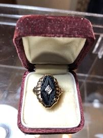 Vintage Gold Ring with Diamond