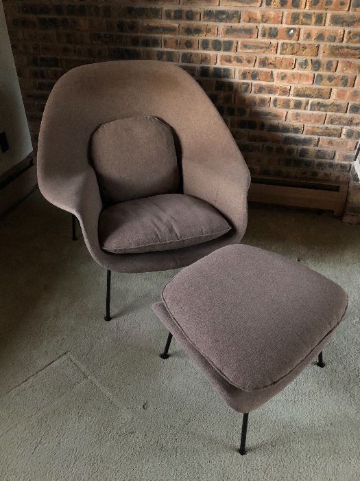 Eero Saarinen Womb Chair & Ottoman by Knoll