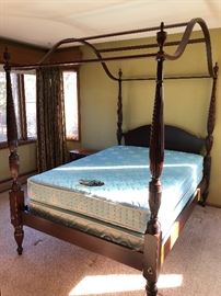 Double (full) Canopy Bed