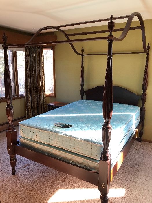 Double (full) Canopy Bed