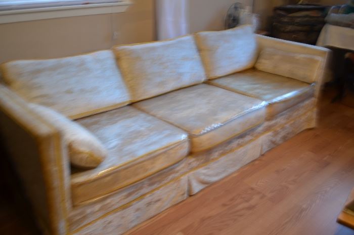 Vintage Crush Velvet Sofa
