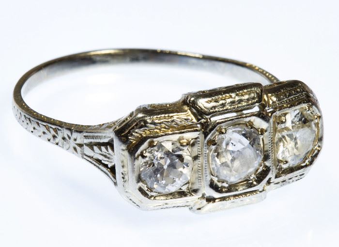 18k White Gold and Diamond Art Deco Ring