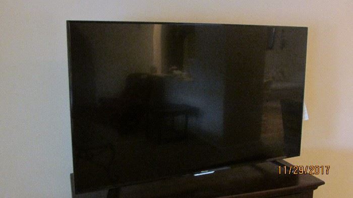 55" flat screen only 1 year new