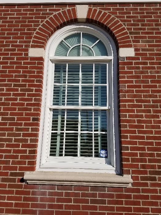 Exterior Window with Semi Circle Top Panel