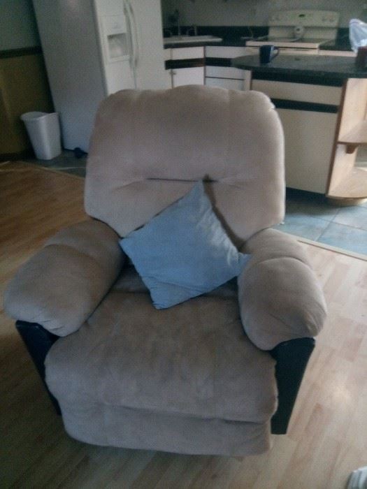 Reclining chair with marching love seat