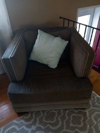 Oversized traditional armchair