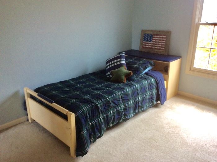 Has trundle bed