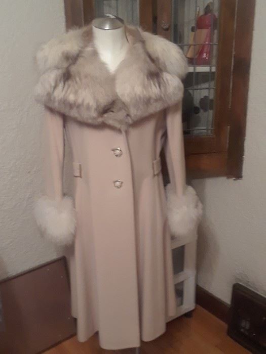 CASHMERE COAT w Fur Trim