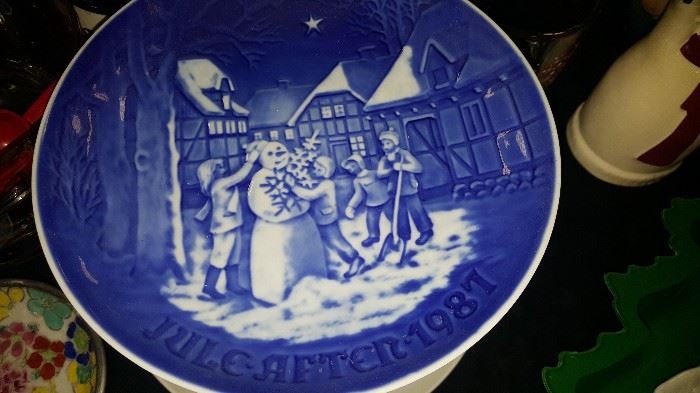 1987 Christmas Plate