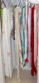 great vintage tablecloths and other linens