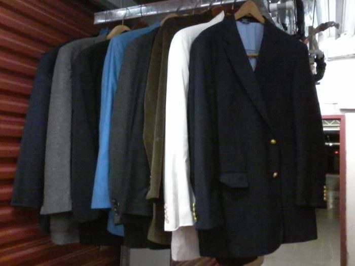  Lot of 9 Mens Suit Jackets - 42R  http://www.ctonlineauctions.com/detail.asp?id=663832