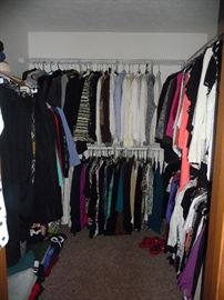Ladies dress clothes -mostly  Size L to  3 x