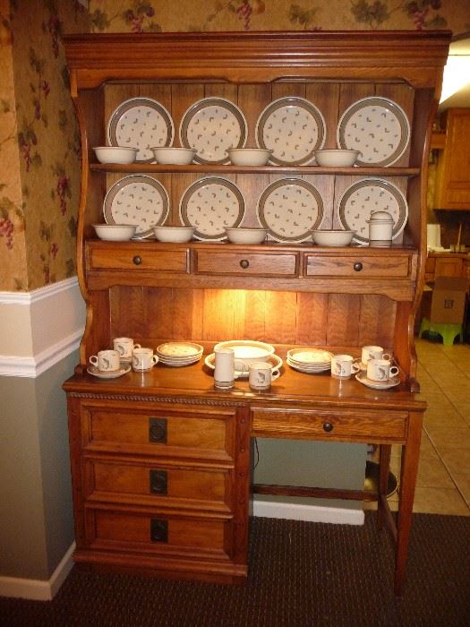 hutch with light/ set of" Epoch trout fly "dishes