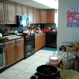 Kitchen is packed !
