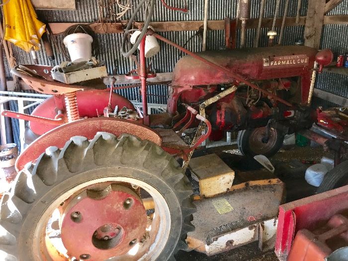 NOTE: SATURDAY SELLS WITH RESERVE 1000 dollars...1948 IH McCormick Farmall Cub tractor with Woods belly Mower.  Above average condition. Motor cranks and runs good, lift arms work good, brakes are good.  Gears and Clutch are good.  PTO needs minor repair.  No plows are available. 