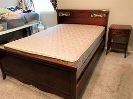 Antique mahogany full bed
