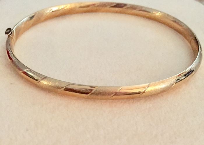 Eterna Gold 14K gold bangle bracelet 