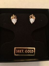 14K gold and CZ heart earrings 