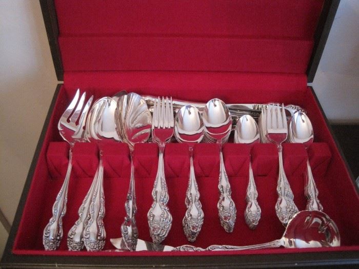 silver plate flatware set