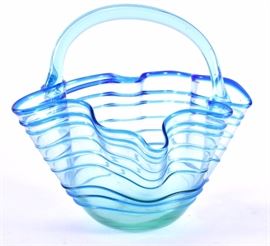 Lot 20: Handblown Ruffled Art Glass Basket