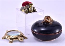 Lot 28: Round Box w/Turtle, Magnifying Glass & Pin Cushion
