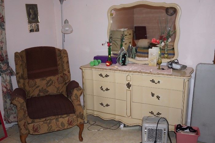 Bedroom set and recliner
