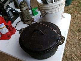 cast iron dutch oven
