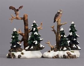 Offered is a hand painted set from Department 56. The box shows normal shelf wear but the porcelain is undamaged. Please see the photos at completeset.com for details.