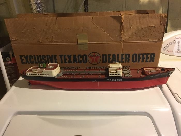 TEXACO OIL TANKER WITH BOX