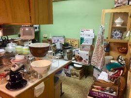 Loaded Kitchen Many New In Box!!