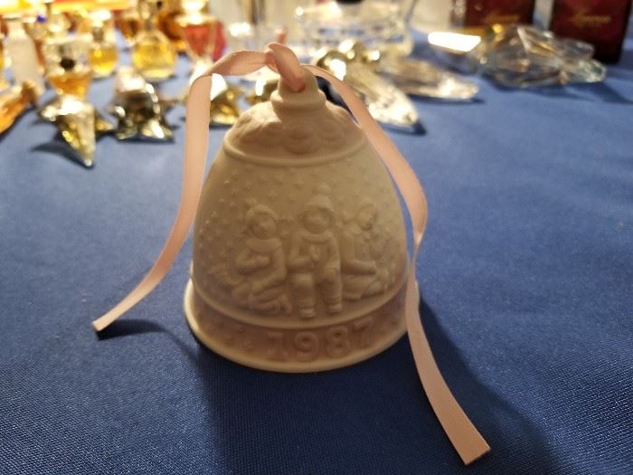 1987 Lladro Christmas ornament bell 