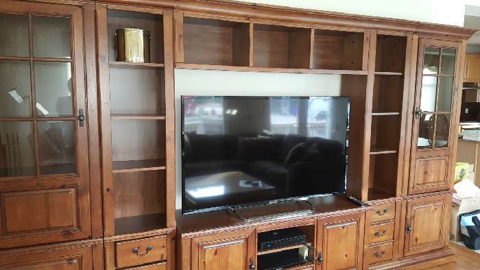 large wall unit in (5) pieces