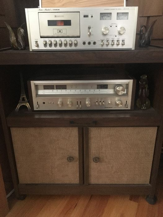 •	Vintage 70s Fisher Stereo w/ cassette player