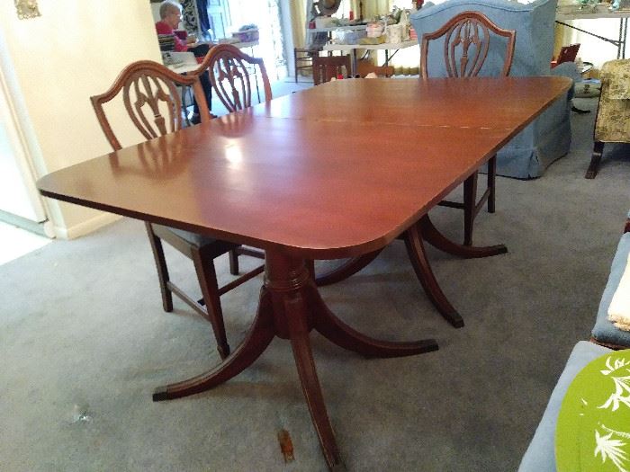 Duncan Phyfe Mahogany Table with 5 chairs