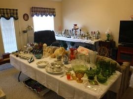 Various glassware and nick knacks.
