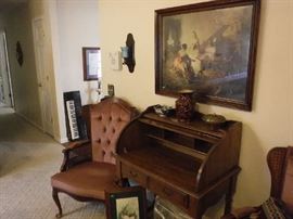 Nice mid 1950's, I suspect, roll top desk. Glides open and closed easily.