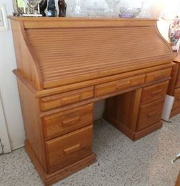 ROLL TOP DESK - MINT CONDITION