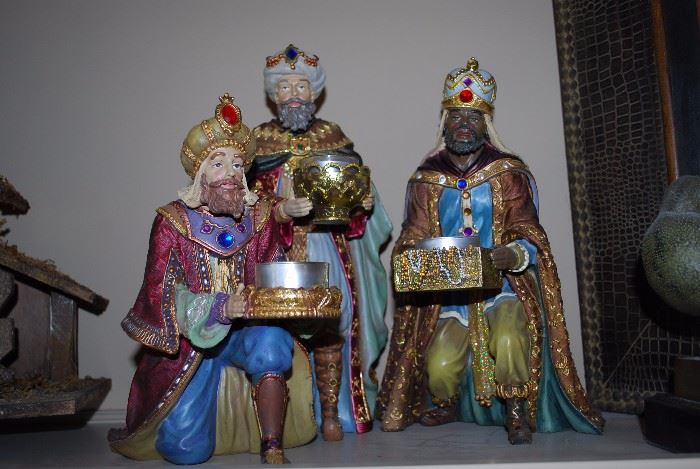 Wise men with Gold, Frankincense,  and Myrrh 
