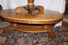 GOLDEN OAK COFFEE TABLE - SIDE TABLE