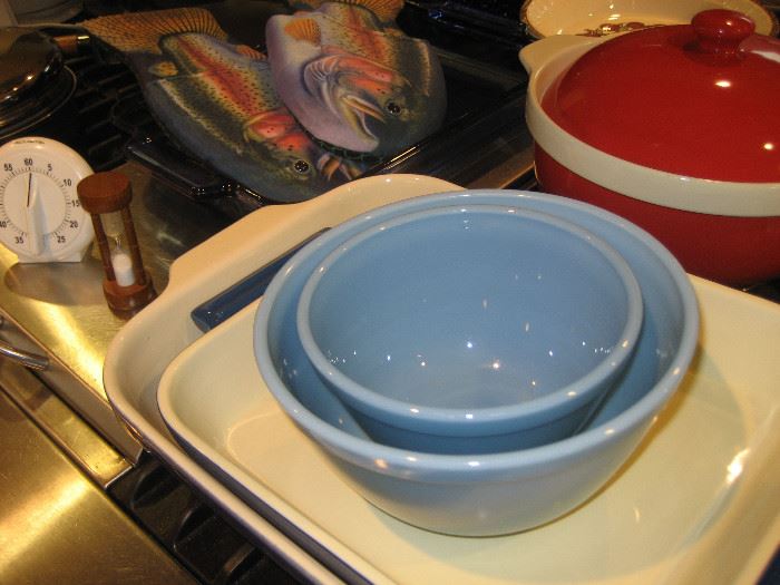 Pyrex mixing bowls