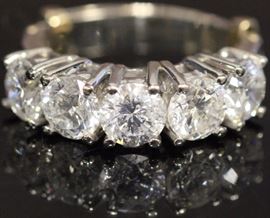 9055 - LADYS FIVE STONE DIAMOND 14KT RING, 4.39 CTS.