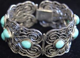 9404 - TURQUOISE & STERLING SILVER HINGED BANGLE