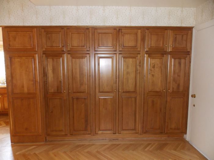 oak kitchen cabinets